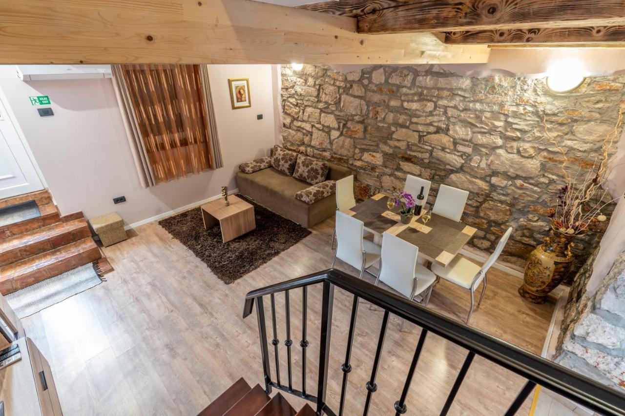 Apartment Anitea Pula Bagian luar foto