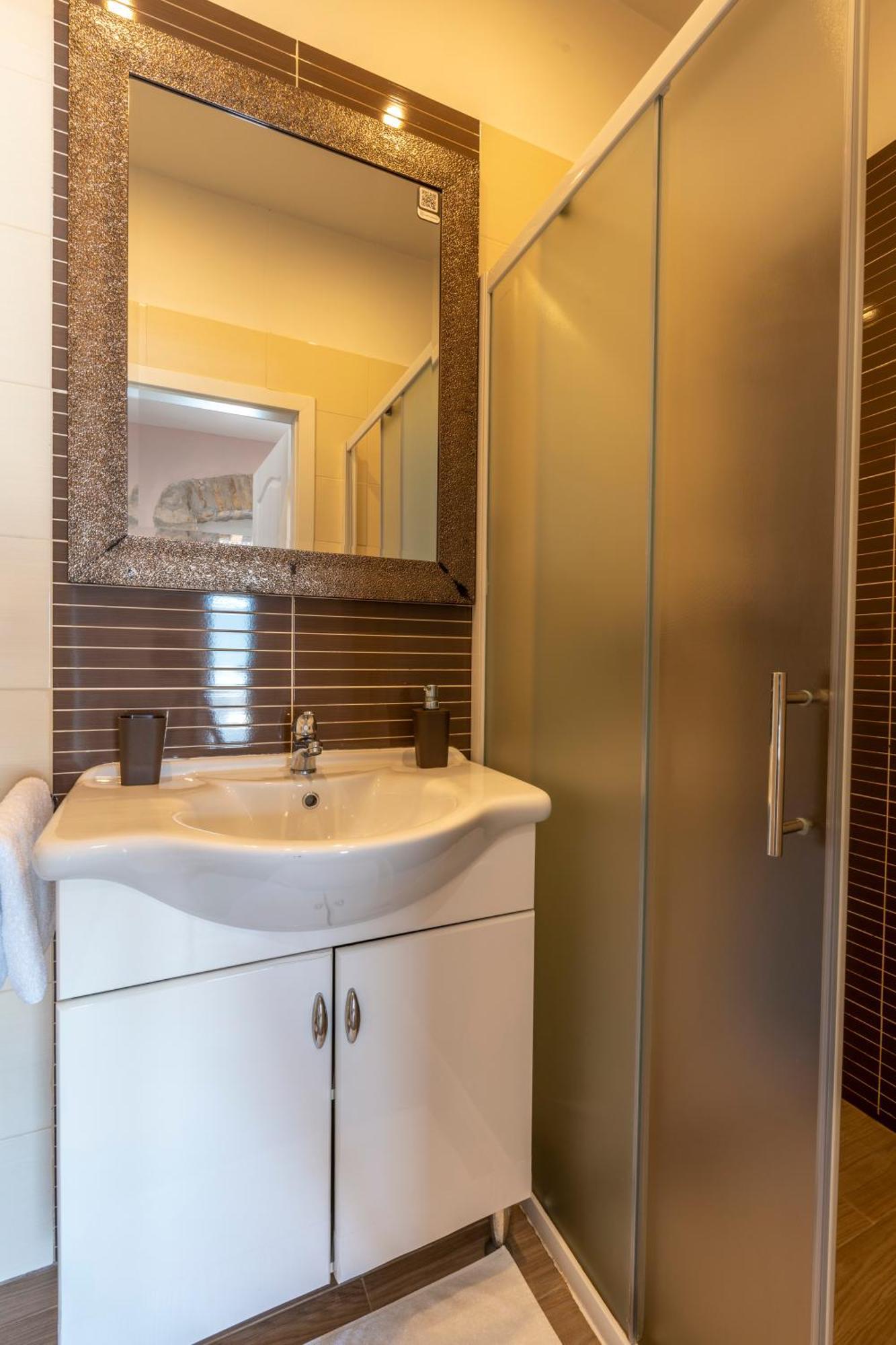 Apartment Anitea Pula Bagian luar foto