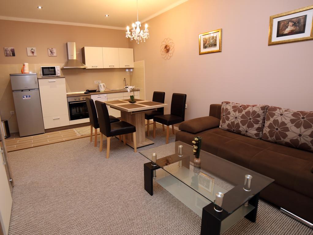 Apartment Anitea Pula Bagian luar foto